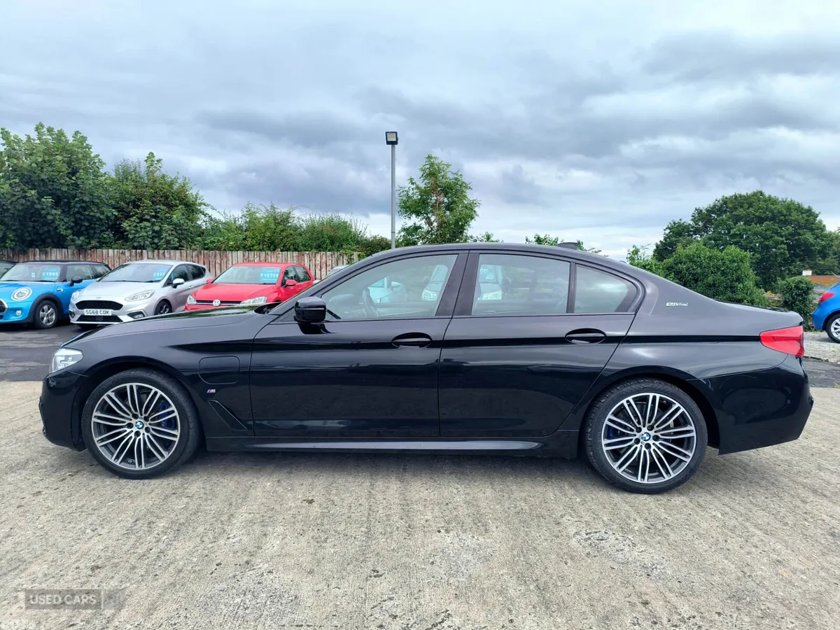 BMW 5-Series Saloon, Petrol Hybrid, 2019, Black