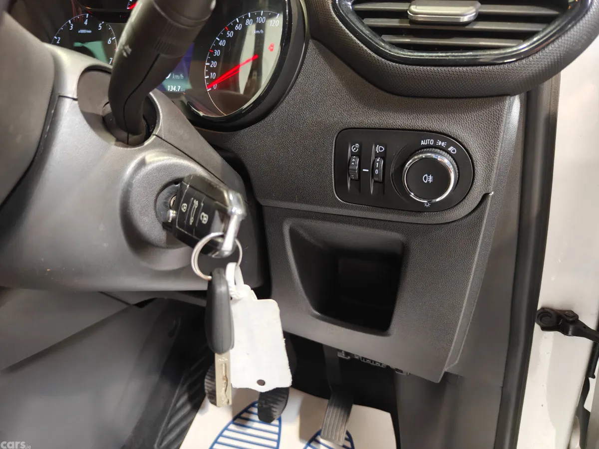 Opel Crossland X SUV, Petrol, 2021, White