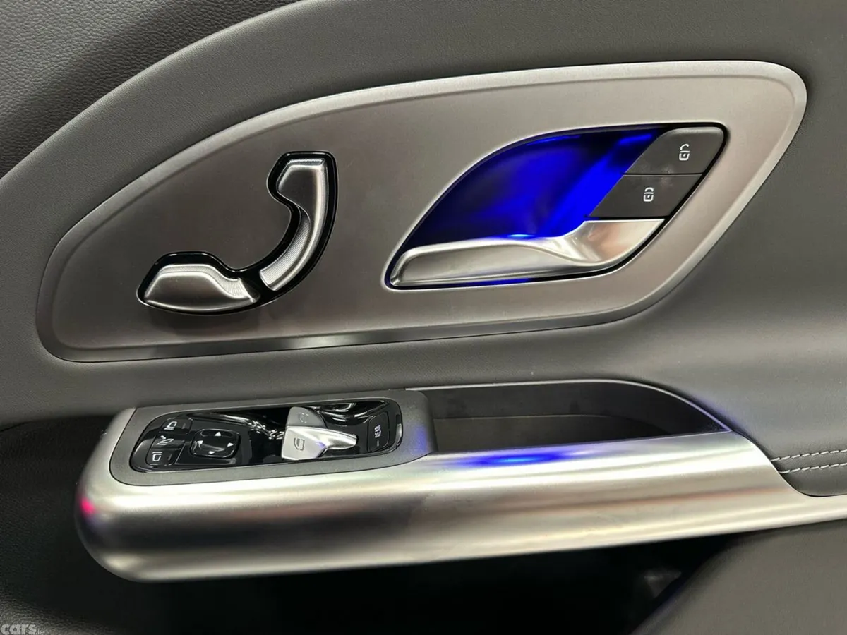 Mercedes-Benz GLB SUV, Petrol Hybrid, 2026, Black