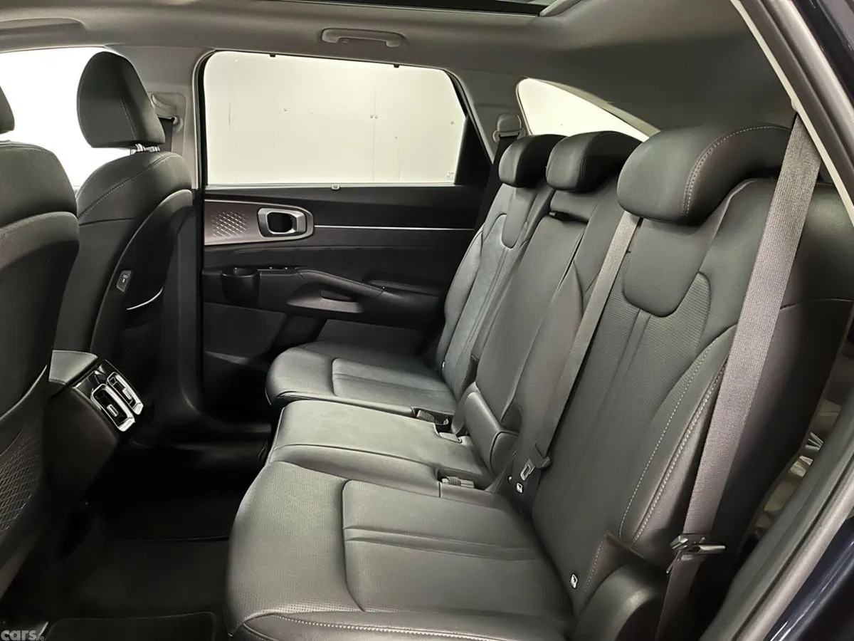 Kia Sorento SUV, Petrol Plug-in Hybrid, 2025, Blue