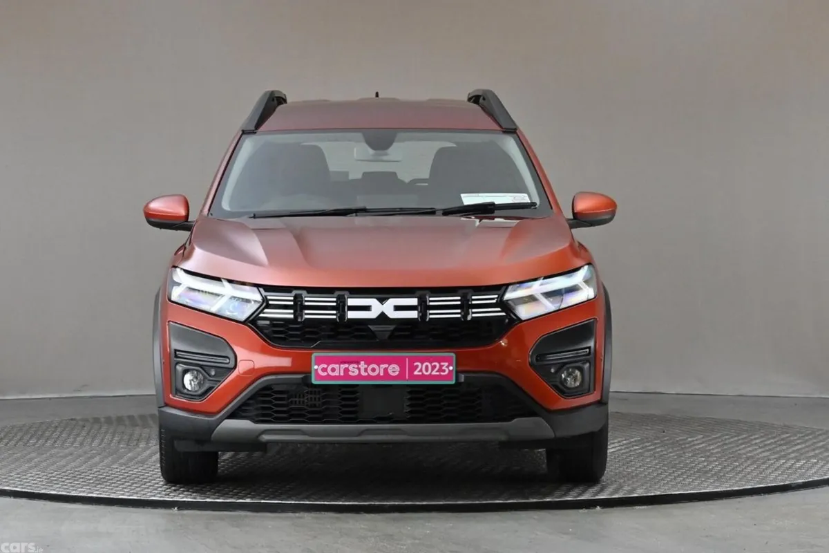 Dacia Jogger MPV, Petrol, 2023, Brown