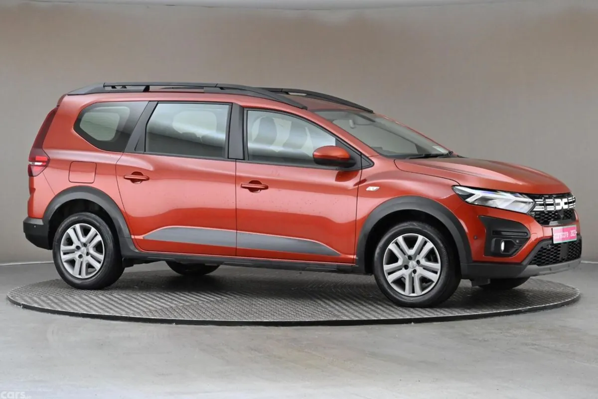 Dacia Jogger MPV, Petrol, 2023, Brown
