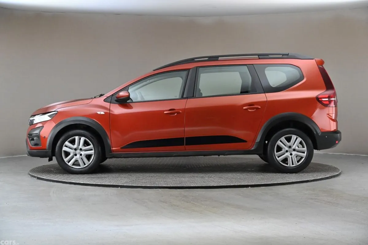 Dacia Jogger MPV, Petrol, 2023, Brown