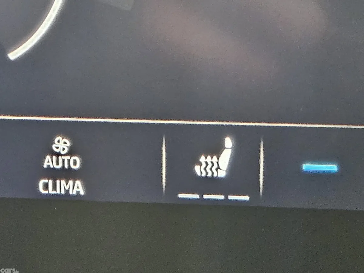 Skoda Octavia Estate, Petrol Hybrid, 2022, White