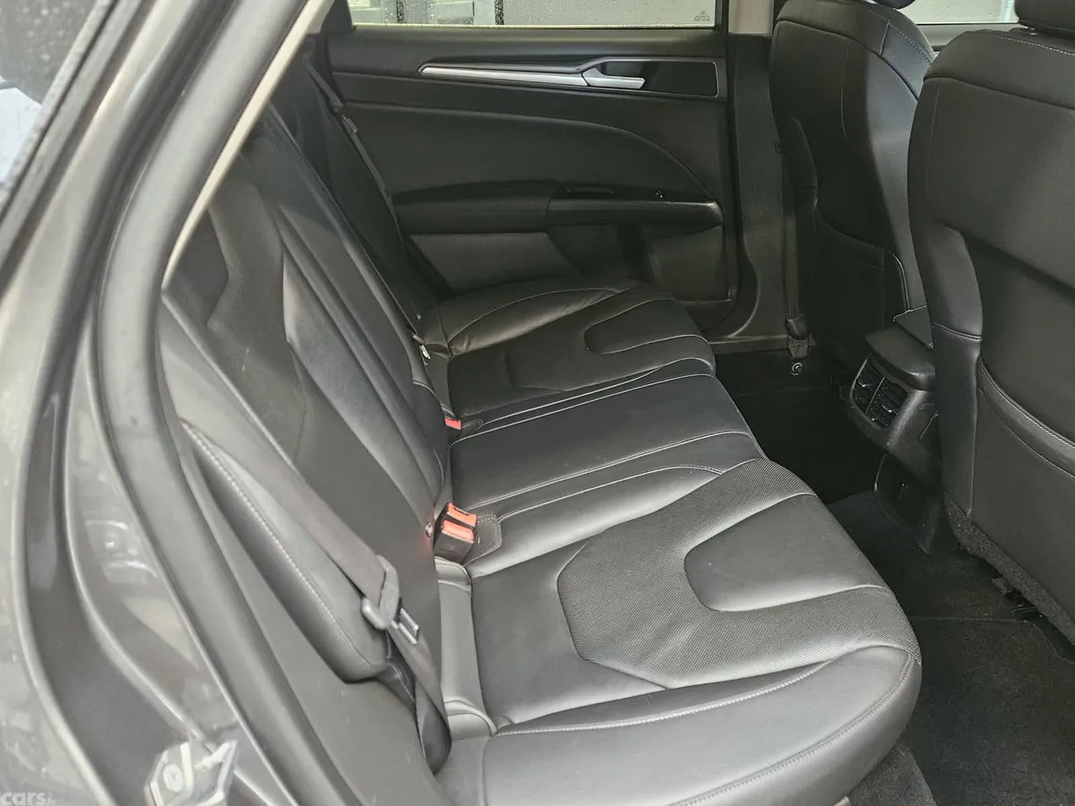 Ford Mondeo Hatchback, Diesel, 2018, Grey