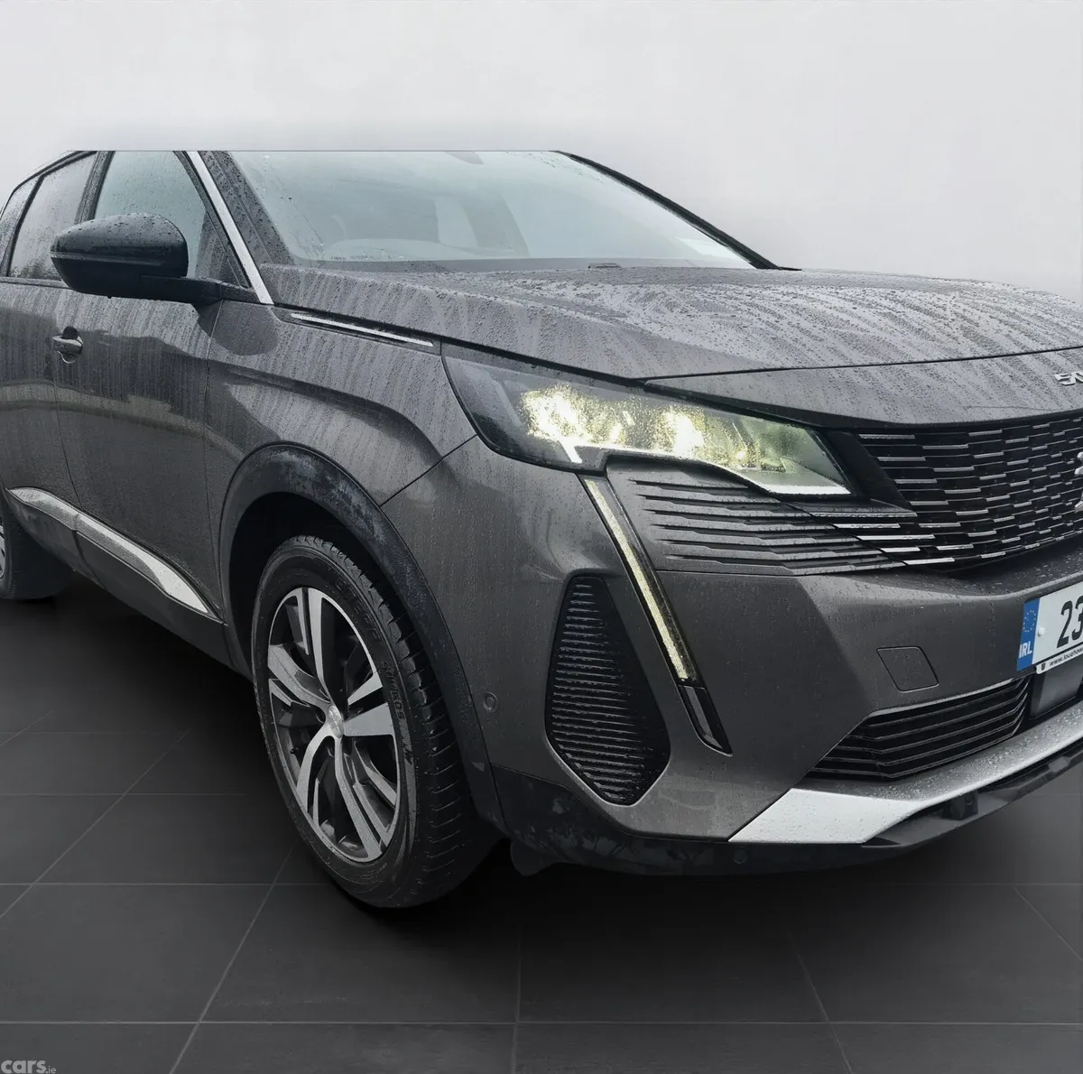 Peugeot 5008 MPV, Diesel, 2023, Grey