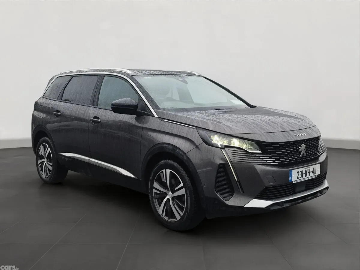 Peugeot 5008 MPV, Diesel, 2023, Grey