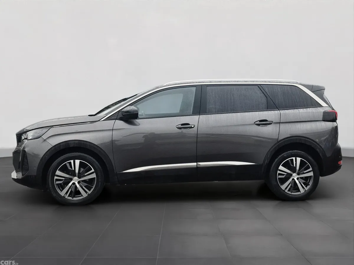 Peugeot 5008 MPV, Diesel, 2023, Grey
