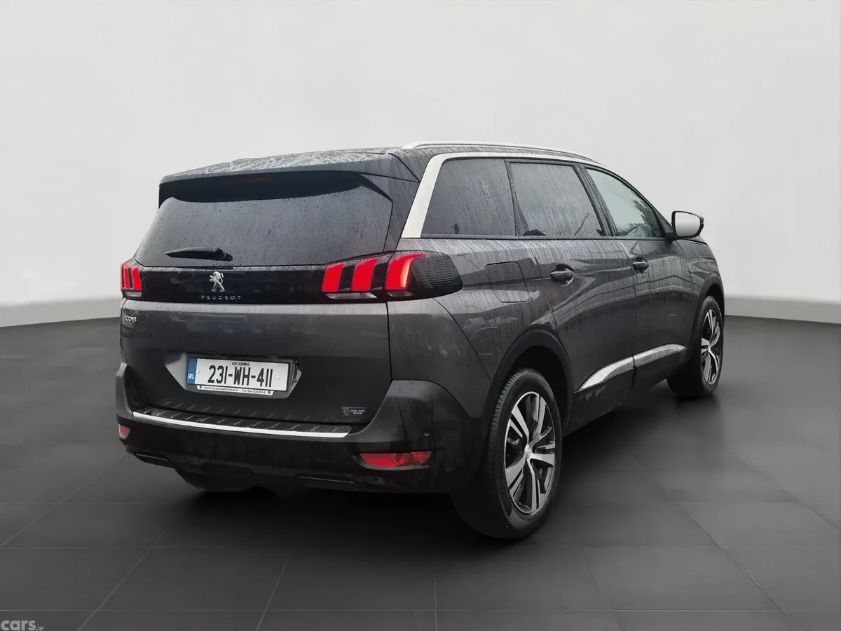 Peugeot 5008 MPV, Diesel, 2023, Grey