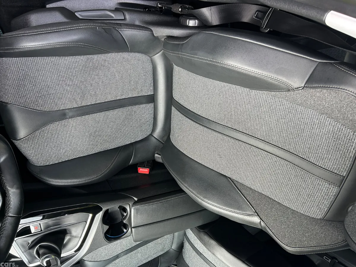 Peugeot 3008 MPV, Petrol, 2020, Grey