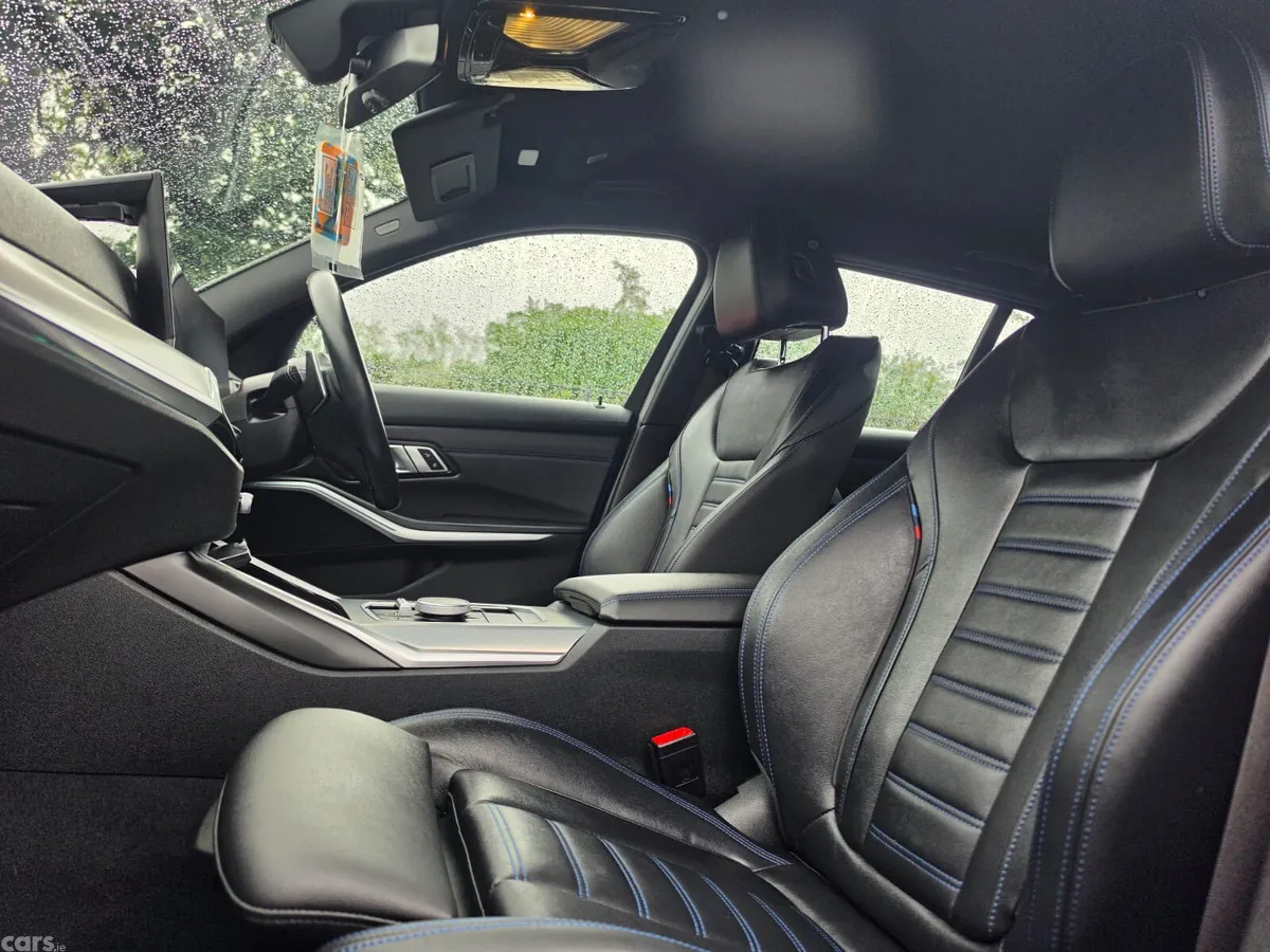 BMW 3-Series Estate, Petrol Plug-in Hybrid, 2023, Blue