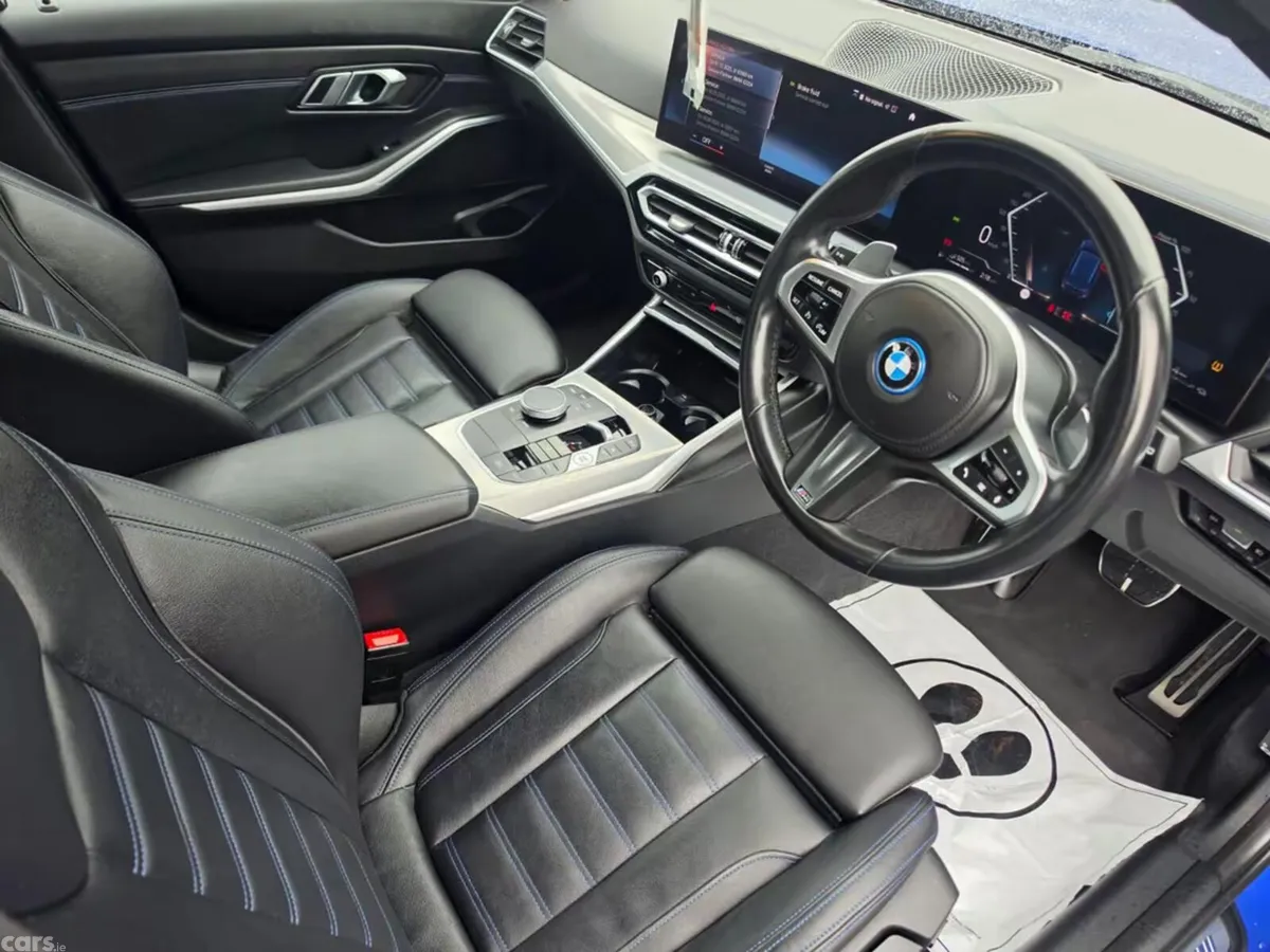 BMW 3-Series Estate, Petrol Plug-in Hybrid, 2023, Blue