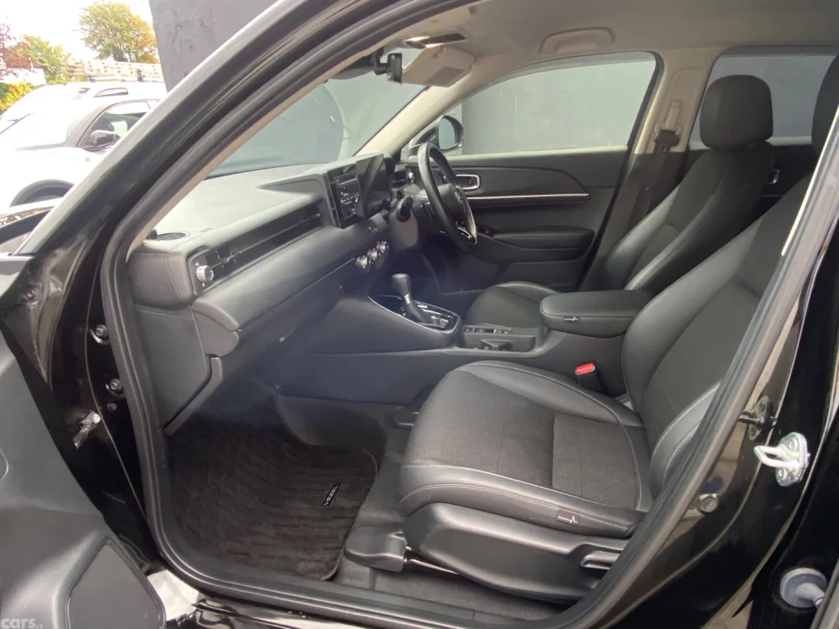 Honda Vezel Hatchback, Petrol Hybrid, 2021, Black