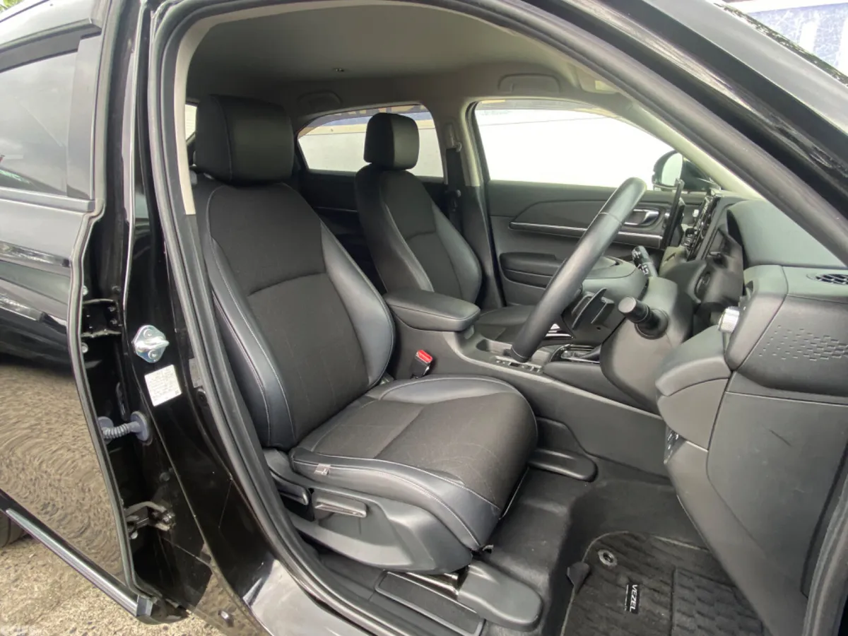Honda Vezel Hatchback, Petrol Hybrid, 2021, Black