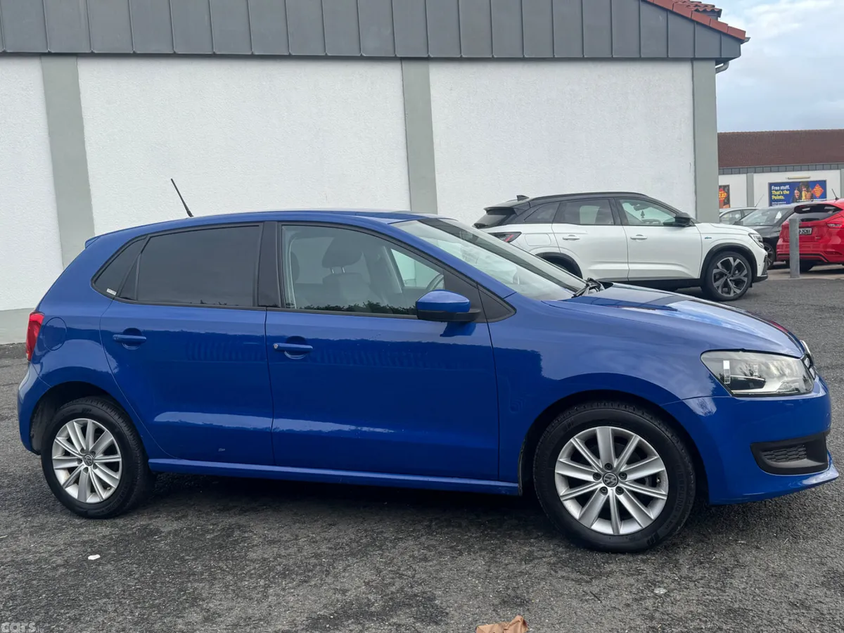 Volkswagen Polo Hatchback, Petrol, 2013, Blue