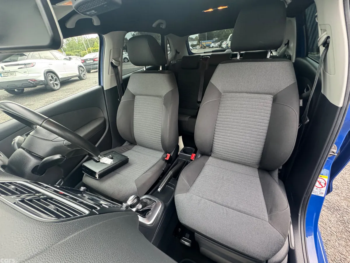 Volkswagen Polo Hatchback, Petrol, 2013, Blue