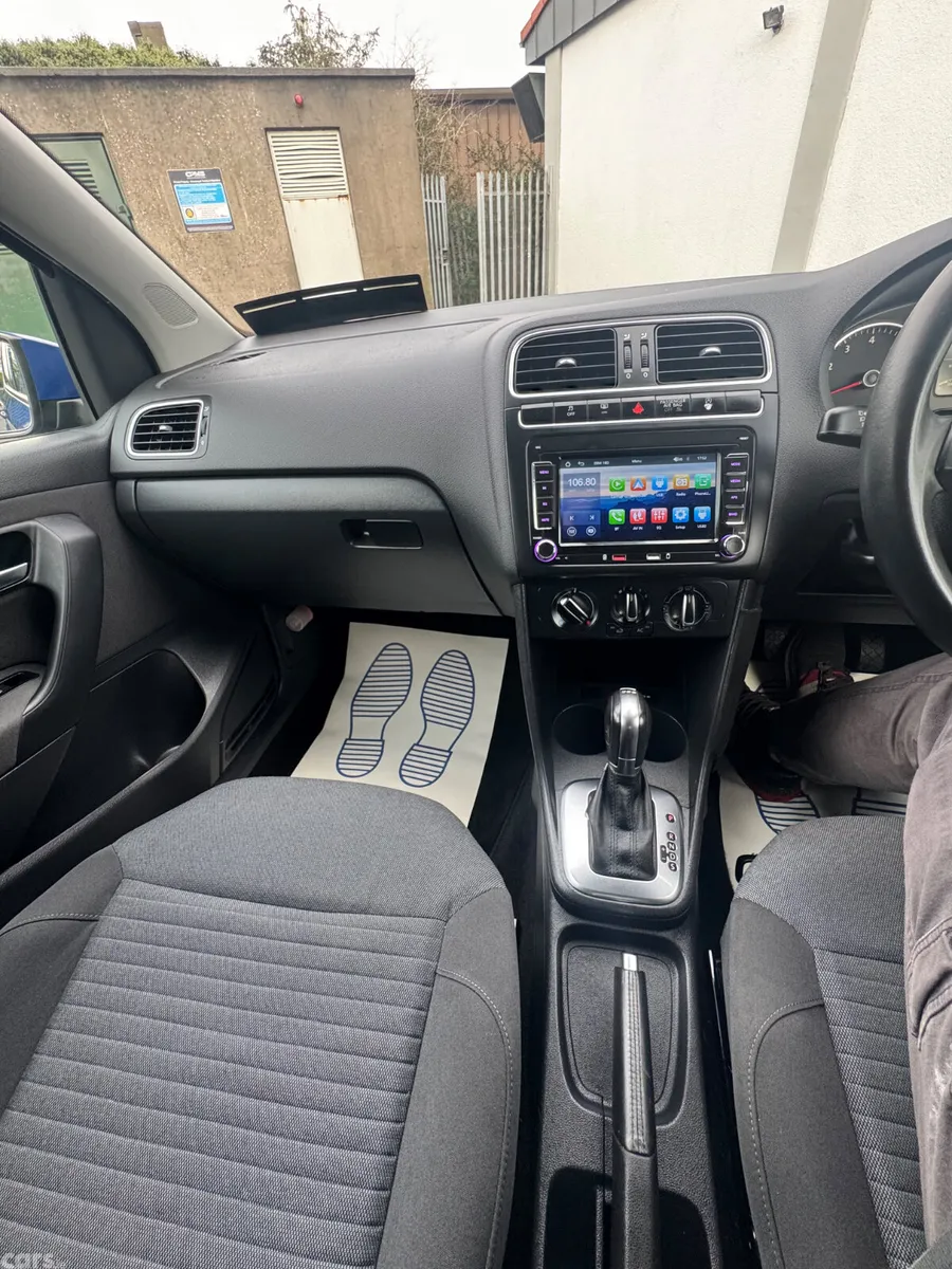 Volkswagen Polo Hatchback, Petrol, 2013, Blue