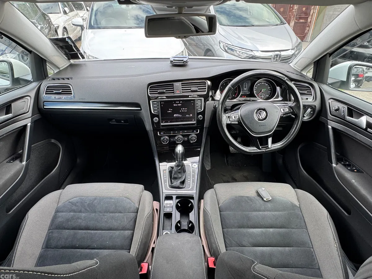 Volkswagen Golf Hatchback, Petrol, 2015, White