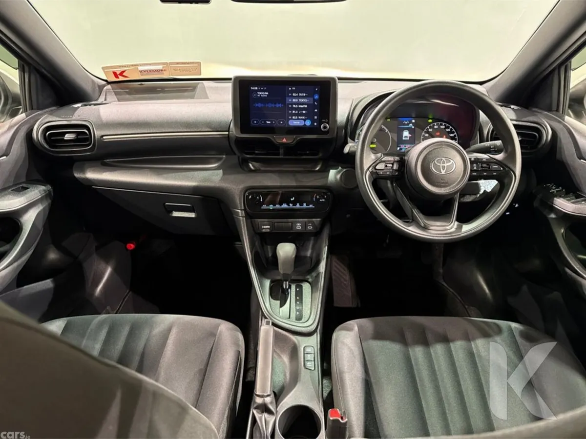 Toyota Yaris Hatchback, Petrol Hybrid, 2024, White