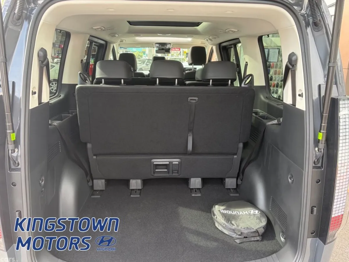 Hyundai Staria Minibus, Electric, 2027, Grey