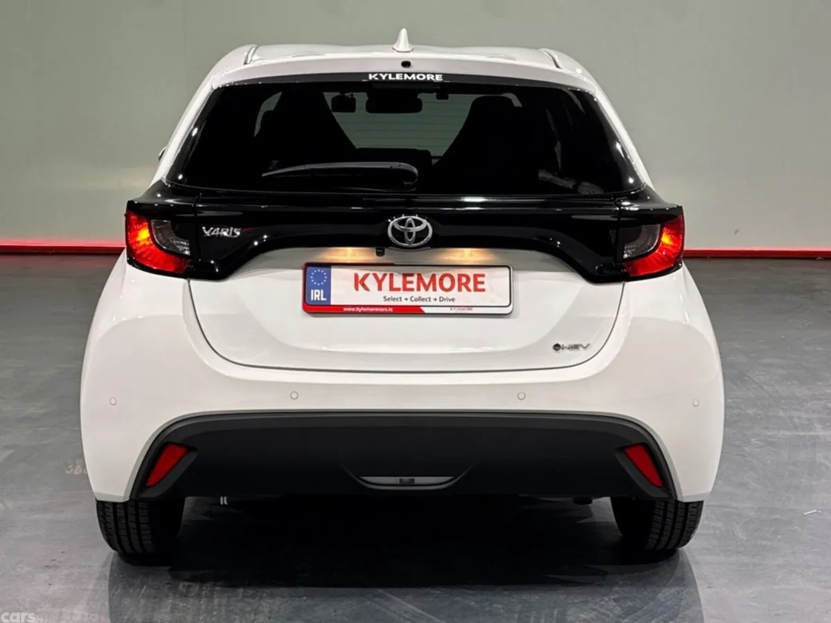 Toyota Yaris Hatchback, Petrol Hybrid, 2024, White