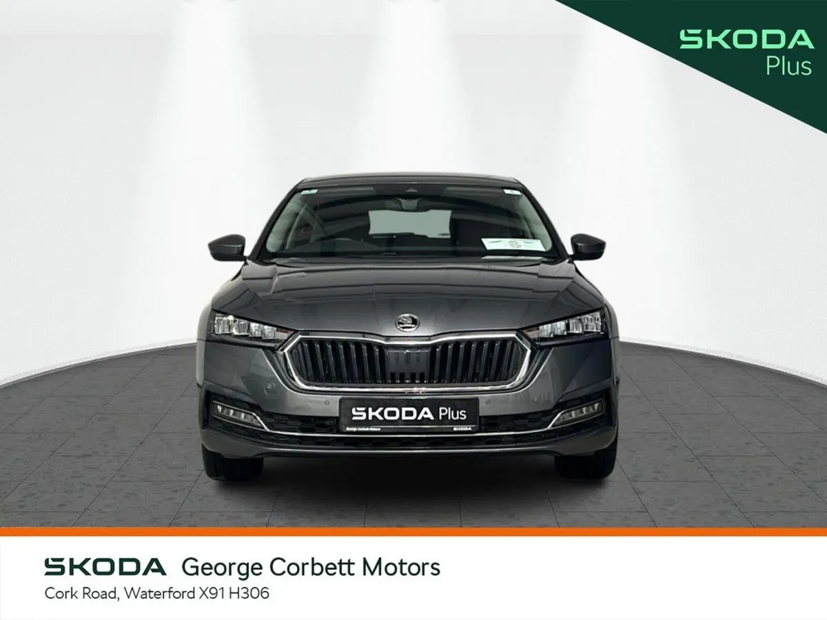 Skoda Octavia Saloon, Petrol, 2023, Grey