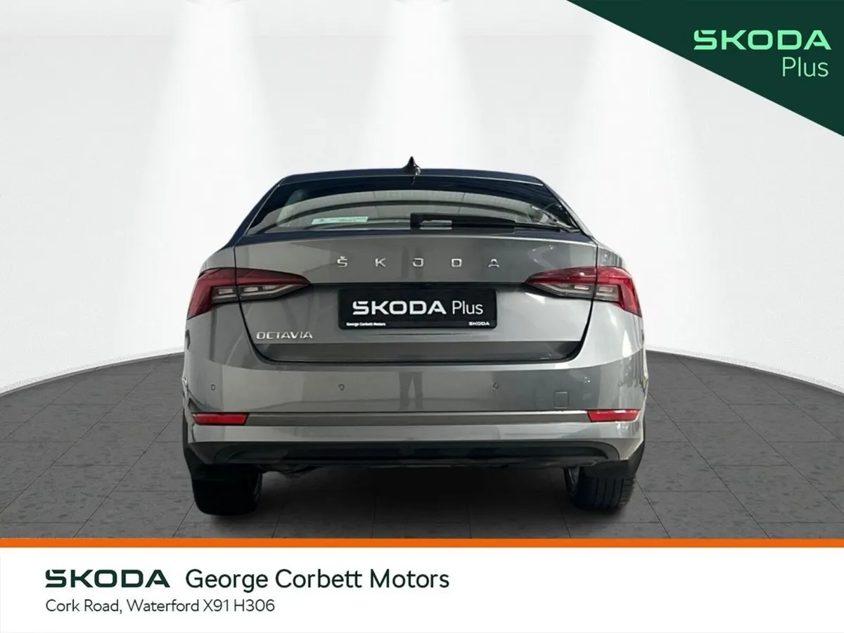 Skoda Octavia Saloon, Petrol, 2023, Grey