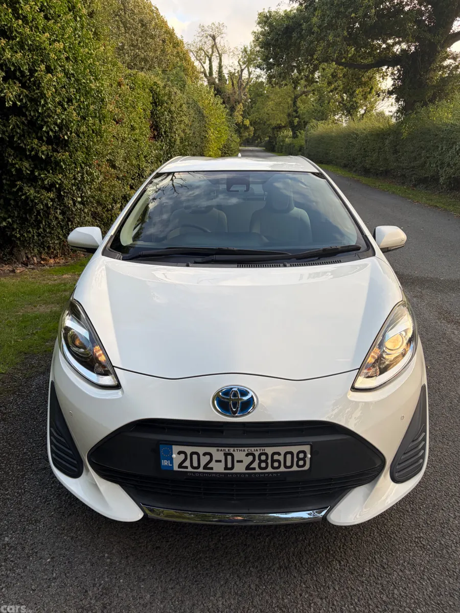 Toyota Aqua Hatchback, Petrol Hybrid, 2020, White