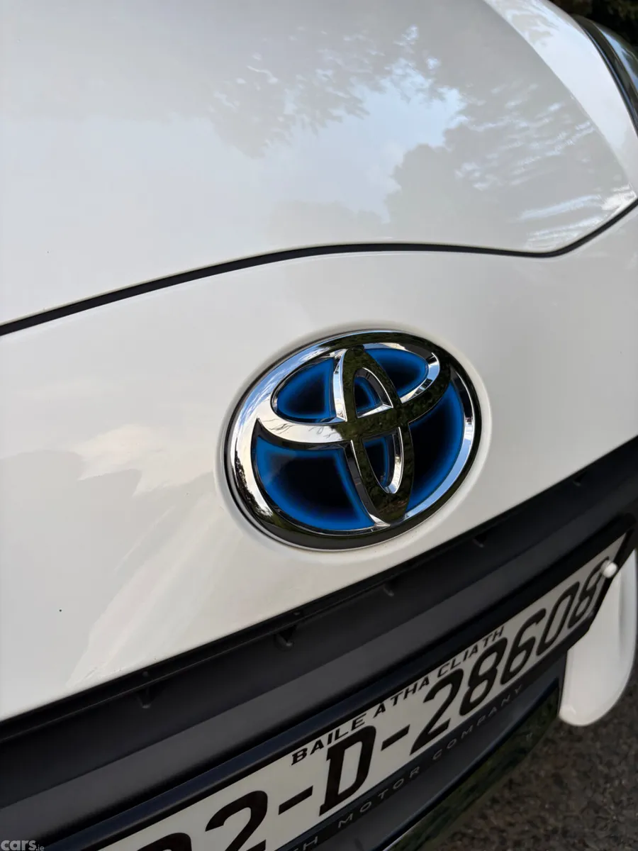 Toyota Aqua Hatchback, Petrol Hybrid, 2020, White