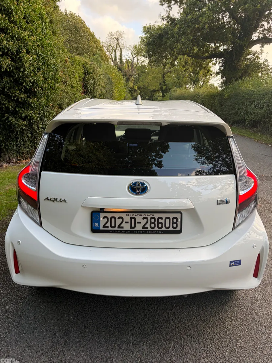 Toyota Aqua Hatchback, Petrol Hybrid, 2020, White