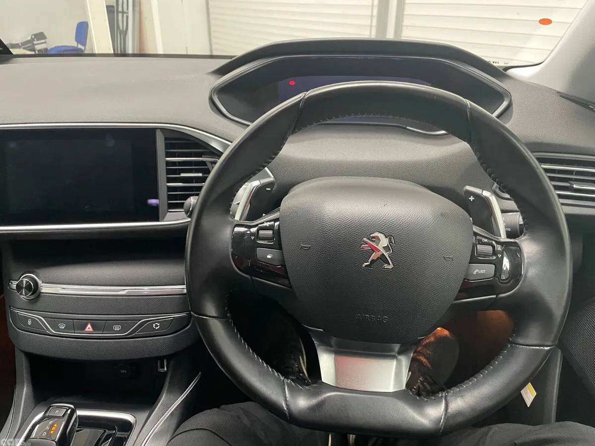 Peugeot 308 Estate, Diesel, 2021, Red