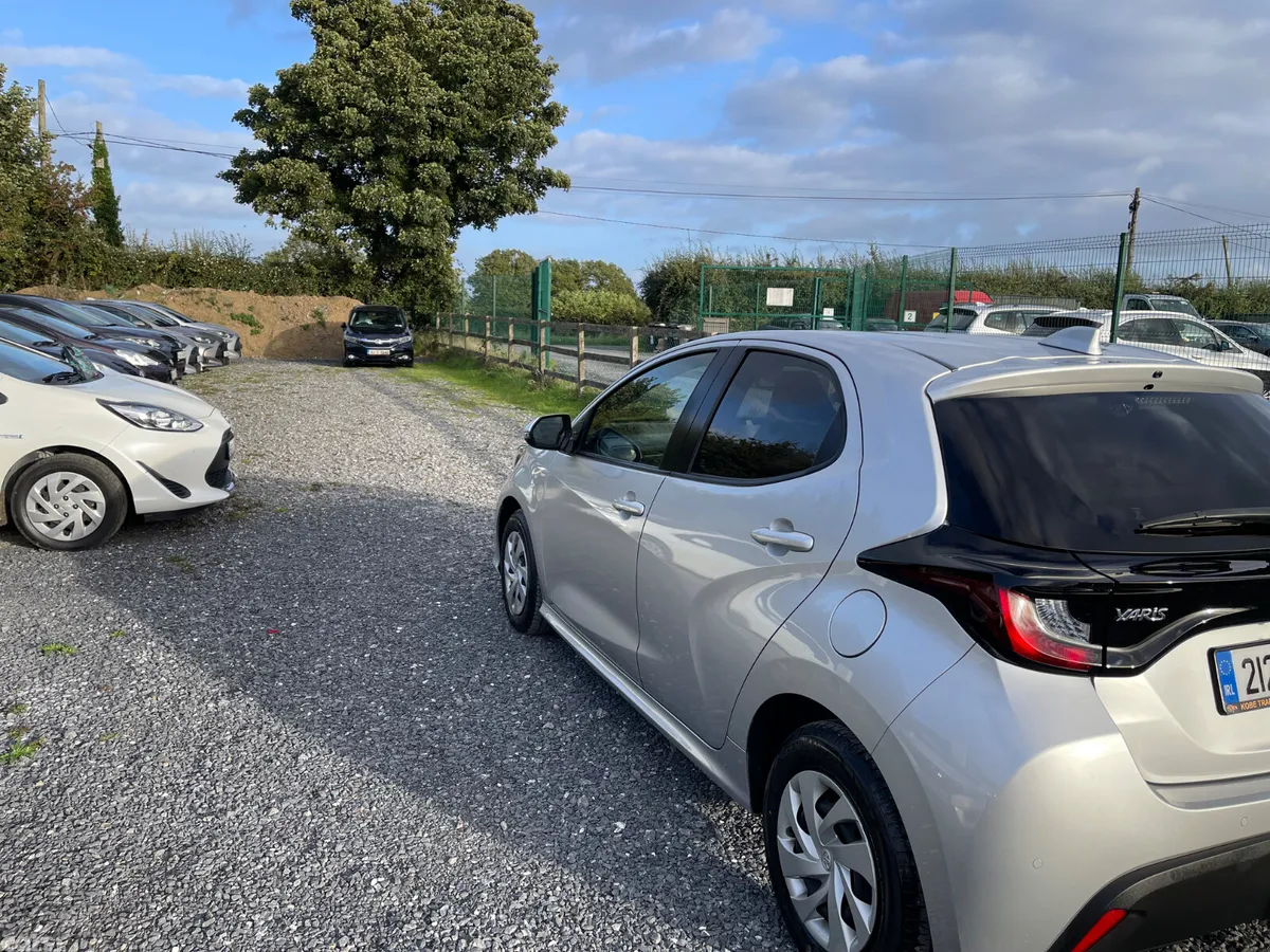 Toyota Yaris Hatchback, Petrol Hybrid, 2021, Silver