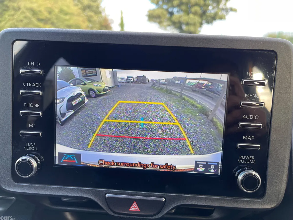 Toyota Yaris Hatchback, Petrol Hybrid, 2021, Silver