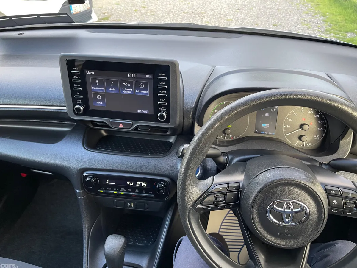Toyota Yaris Hatchback, Petrol Hybrid, 2021, Silver