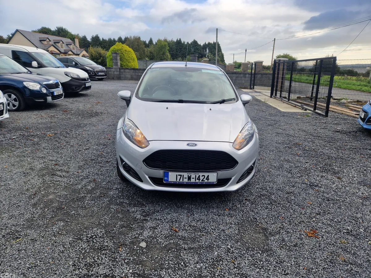 Ford Fiesta Hatchback, Petrol, 2017, Grey
