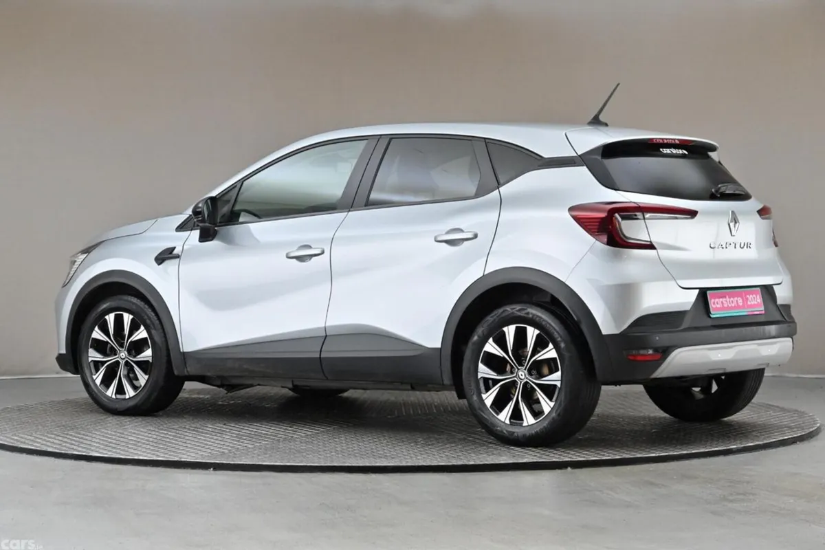 Renault Captur SUV, Petrol, 2024, Silver