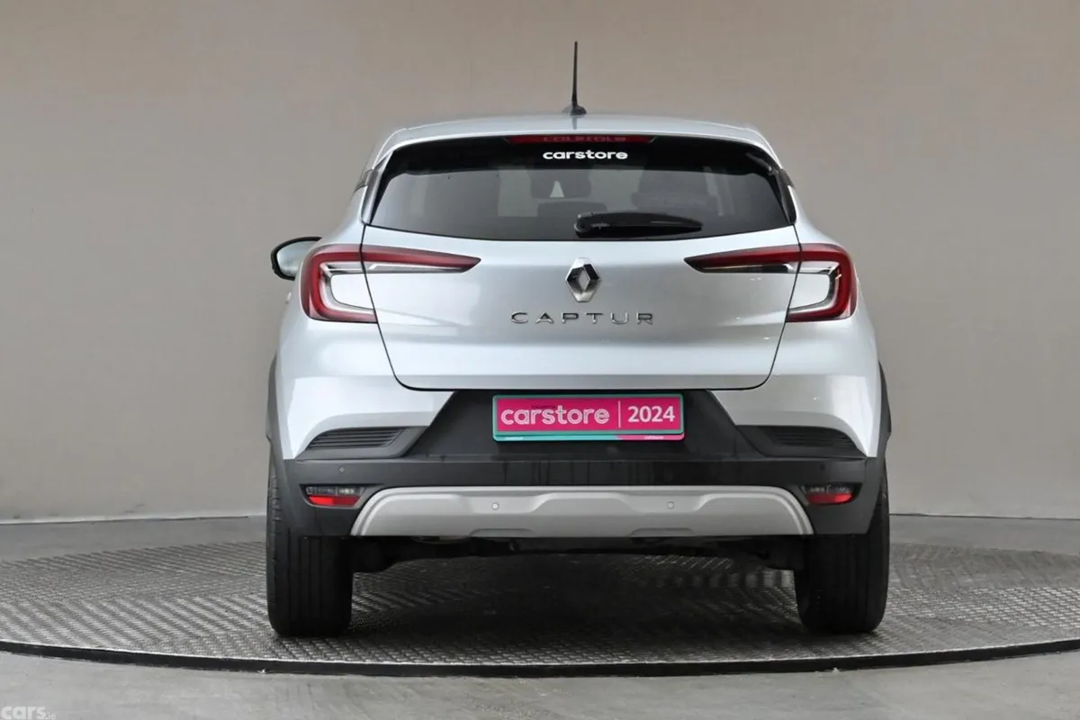 Renault Captur SUV, Petrol, 2024, Silver