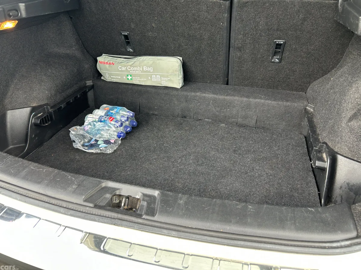 Nissan Qashqai Hatchback, Diesel, 2016, White