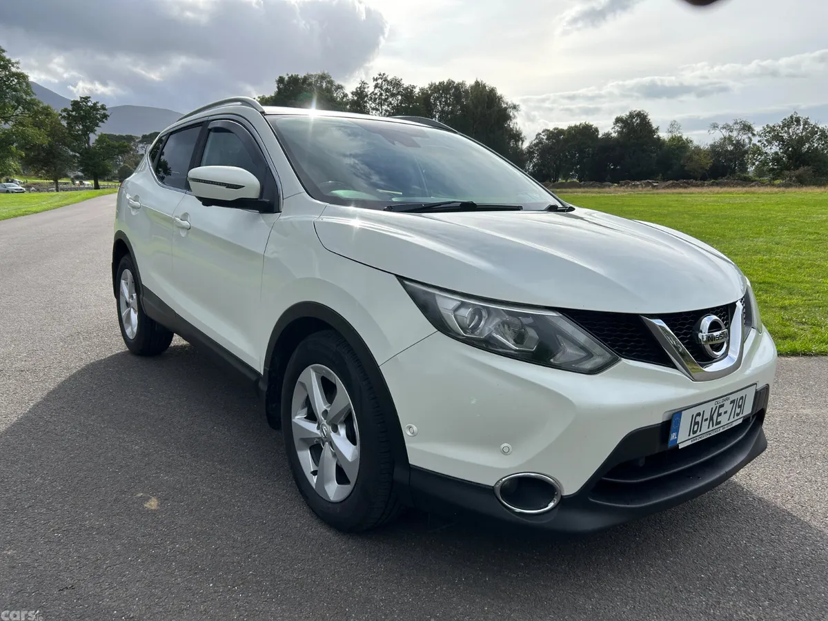 Nissan Qashqai Hatchback, Diesel, 2016, White
