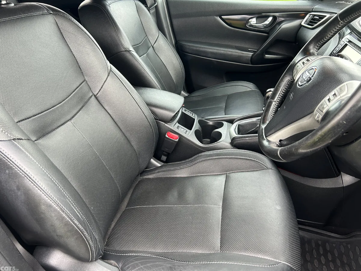 Nissan Qashqai Hatchback, Diesel, 2016, White