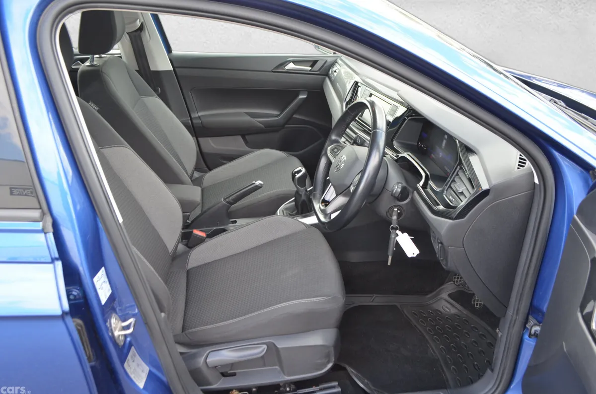Volkswagen Polo Hatchback, Petrol, 2022, Blue