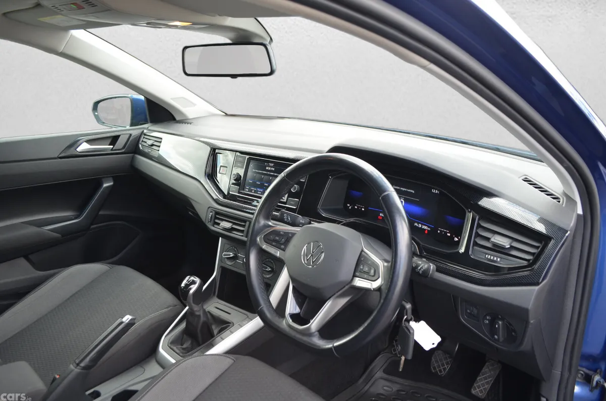 Volkswagen Polo Hatchback, Petrol, 2022, Blue