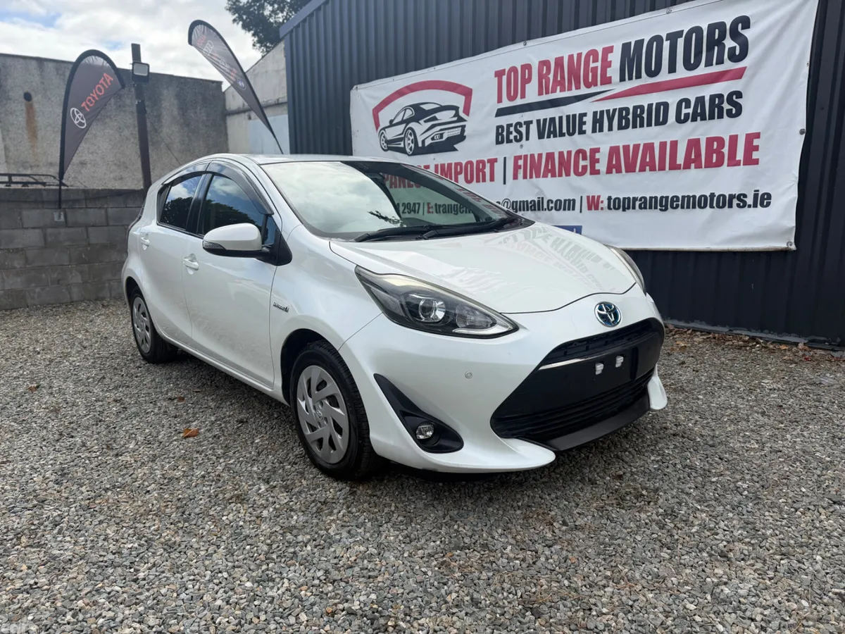 Toyota Aqua Hatchback, Petrol Hybrid, 2018, White