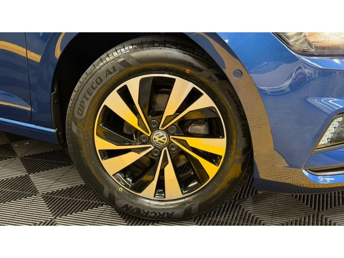 Volkswagen Polo Hatchback, Petrol, 2019, Blue