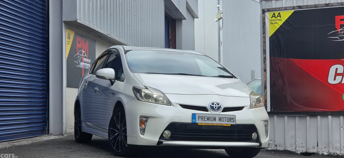 Toyota Prius Hatchback, Petrol Hybrid, 2014, White