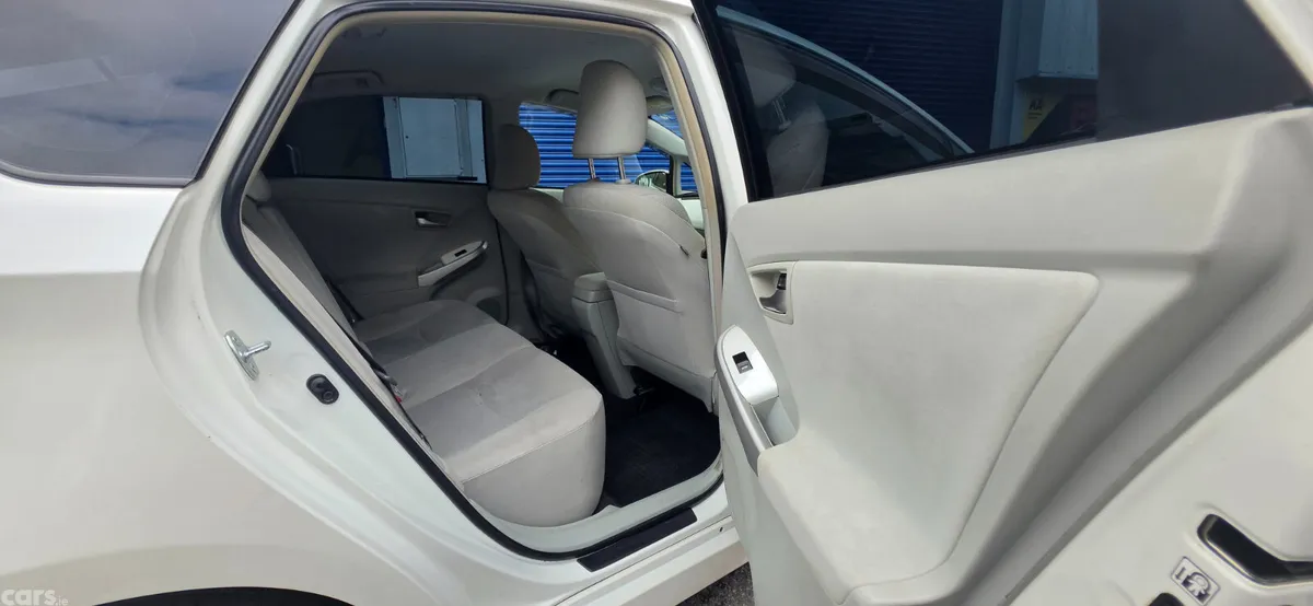 Toyota Prius Hatchback, Petrol Hybrid, 2014, White