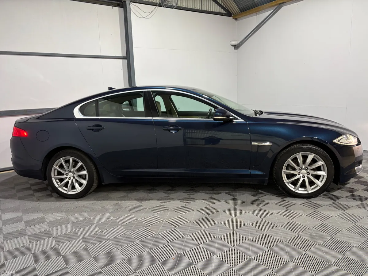 Jaguar XF Saloon, Diesel, 2013, Blue