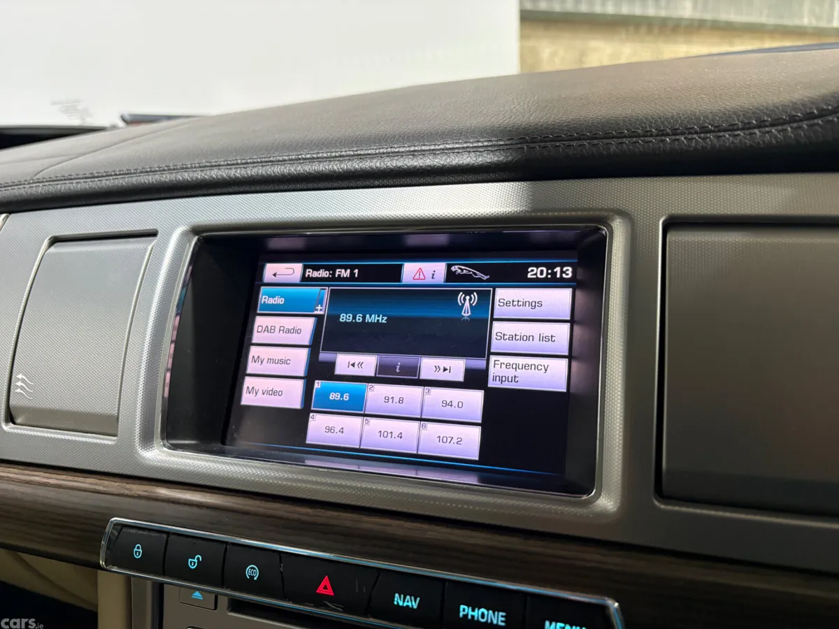 Jaguar XF Saloon, Diesel, 2013, Blue