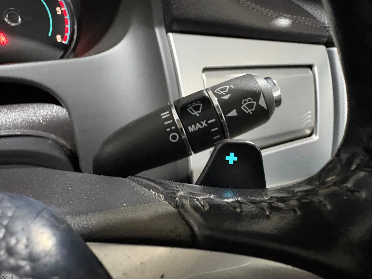 Jaguar XF Saloon, Diesel, 2013, Blue