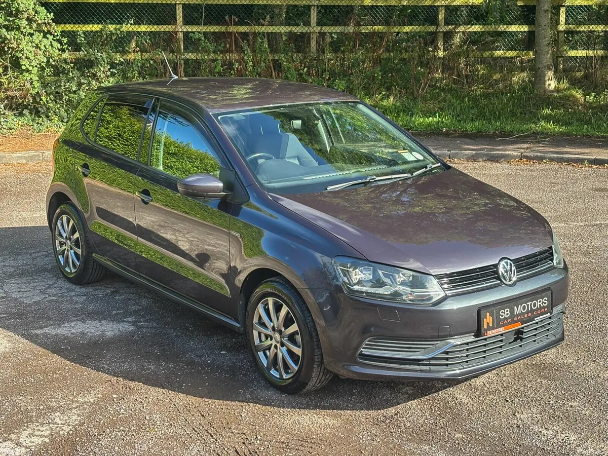 Volkswagen Polo Hatchback, Petrol, 2015, Grey